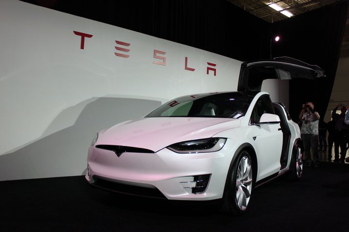 Við kynninguna á Tesla Model X í gær.