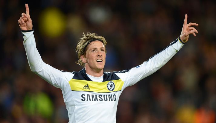 Fernando Torres fagnar marki sínu gegn Barcelona í gær.