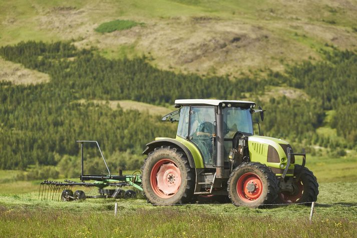 Bændur samþykktu búvörusamninga með afgerandi hætti í vor. Nú er mikil óvissa um framhald samninganna en ljóst er að Alþingi mun breyta þeim að einhverju leyti.