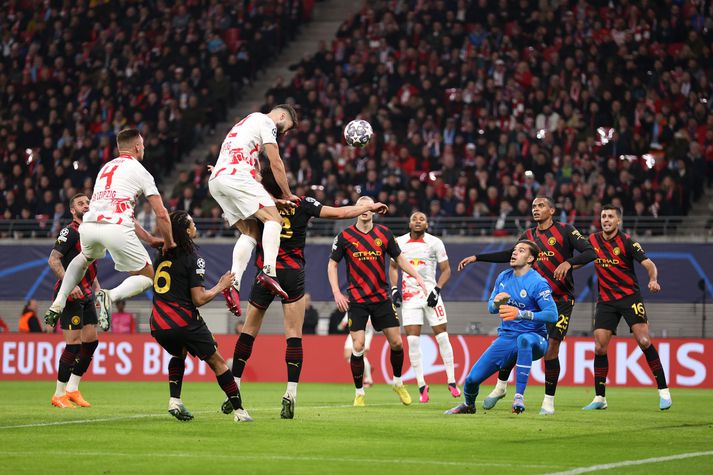 Josko Gvardiol jafnar metin fyrir Leipzig á móti Manchester City í gær.