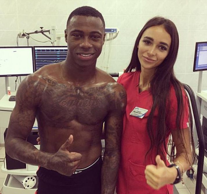 Quincy Promes, leikmaður Spartak, og Victoria Gameeva, læknir liðsins.