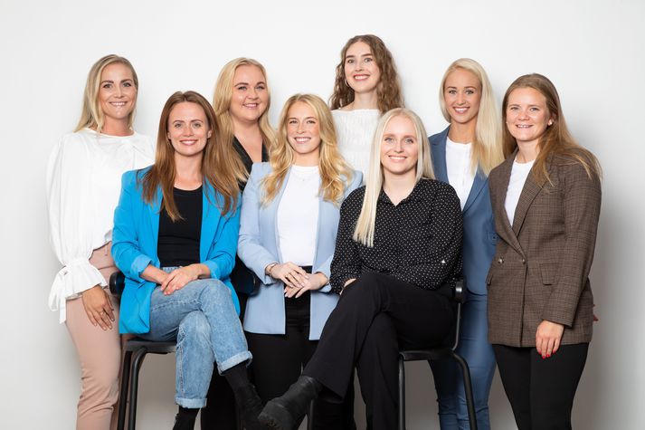 Stjórn UAK: Aðalheiður Júlírós Óskarsdóttir, Hanna Björt Kristjánsdóttir, Guðrún Valdís Jónsdóttir, Hugrún Elvarsdóttir og Kristín Sverrisdóttir. Neðri röð: María Kristín Guðjónsdóttir, Katrín Sigríður Þorsteinsdóttir Backman og Lísa Rán Arnórsdóttir.