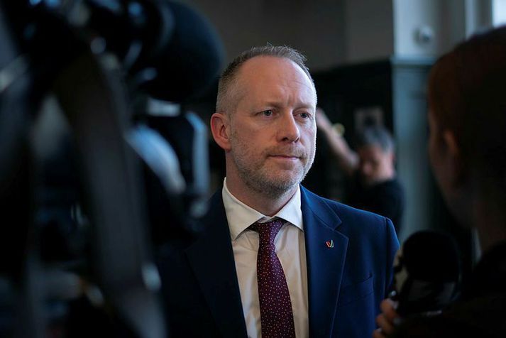 Vinstri Græn mælist einungis með þrjú prósent fylgi samkvæmt nýjum þjóðarpúlsi Gallup.
