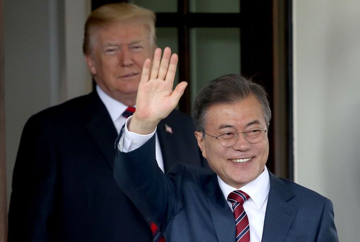 Moon Jae-in forseti Suður-Kóreu fyrir utan Hvíta húsið í dag.