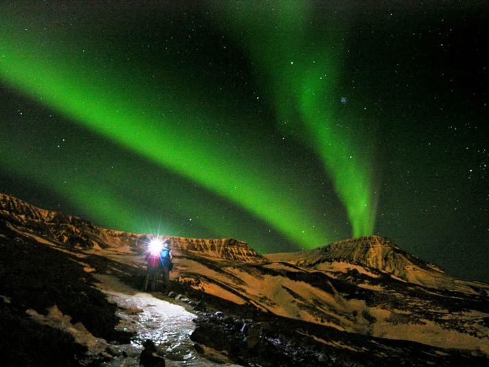 Norðurljósin eru fallegt sjónarspil. Það má því búast við fallegum næturhimni í kvöld.