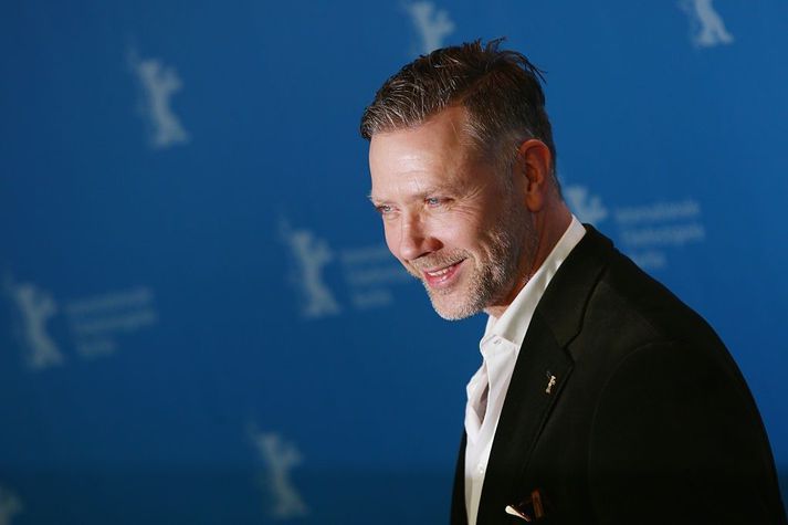 Mikael Persbrandt ætti að vera mörgum Íslendingum kunnugur en hann hefur farið með hlutverk Gunvald Larsson í fjölmörgum kvikmyndunum um sænska lögreglumanninn Beck.