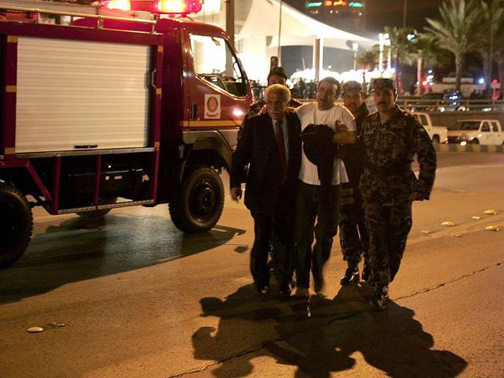 Frá Grand Hyatt. Auk þeirra 23 sem létust slösuðust 120 manns í tilræðunum.