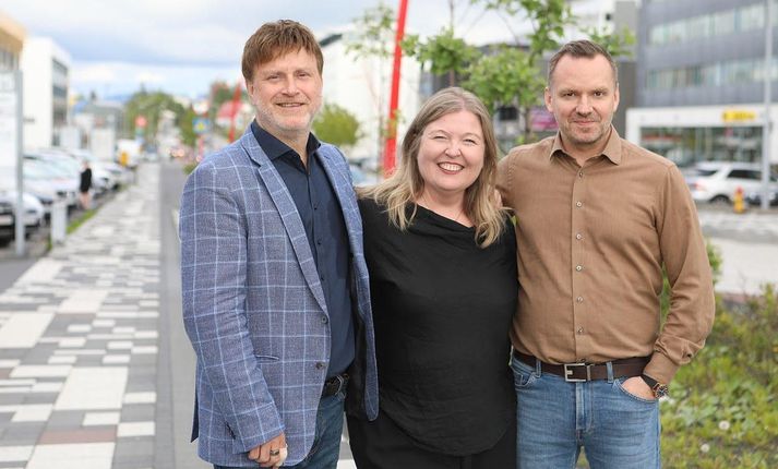 Eyþór Ívar forseti Akademias, Harpa framkvæmdastjóri Hoobla og Guðmundur Arnar framkvæmdastjóri Akademias.