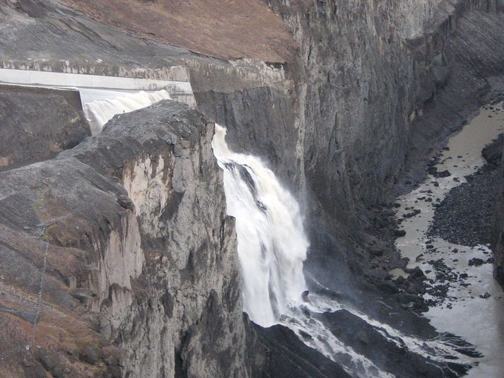 Það fer eftir því hversu mikið vatn fer um yfirfallið, hversu öflugur Hverfandi er.