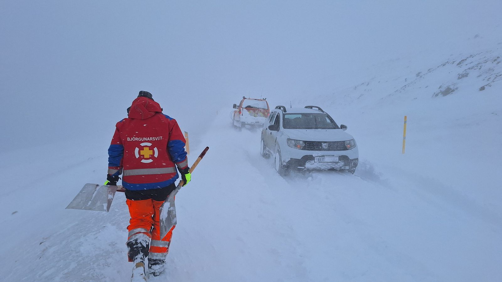 Á annan tug ferða­langa fastir á Holta­vörðu­heiði