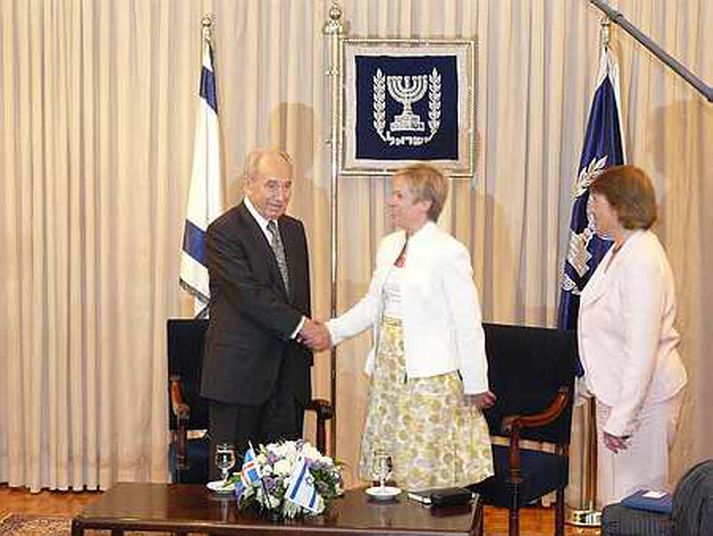 Í vinnuferð utanríkisráðherra hitti Ingibjörg Sólrún Gísladóttir Shimon Peres forseta Ísrael.