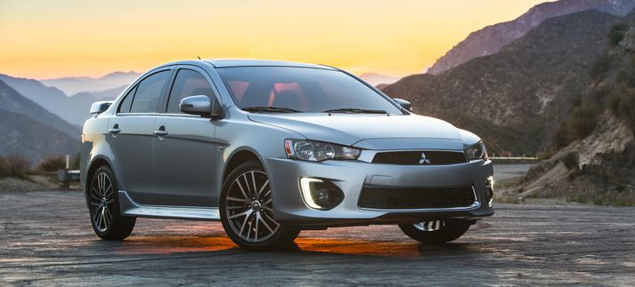 Mitsubishi Lancer er einn þeirra bíla sem framleiðslu var hætt á á árinu.