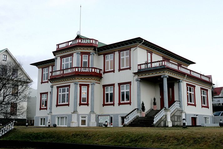 Húsafriðunarnefnd leggst gegn því að breytingar verði gerðar á innra byrði hússins að Fríkirkjuvegi 11.
