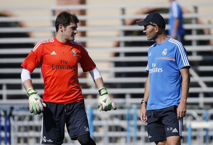 Zinedine Zidane og Iker Casillas.