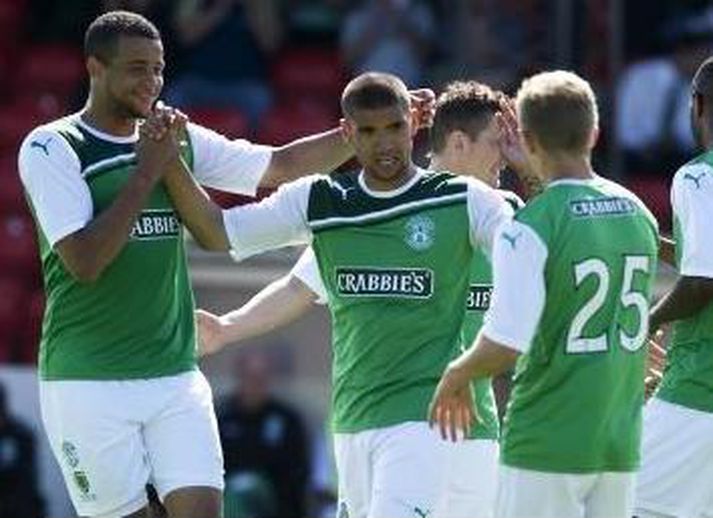 Guðlaugur í leik með Hibernian.