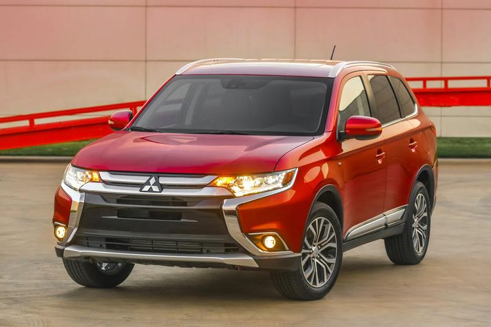 Mitsubishi Outlander mokast hreinlega út.