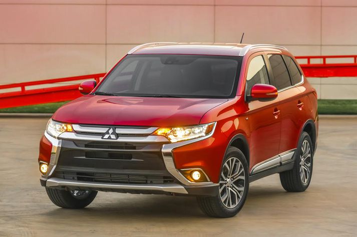 Mitsubishi Outlander mokast hreinlega út.