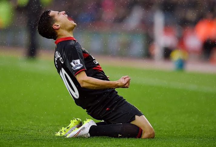 Coutinho fagnar mögnuðu marki sínu.
