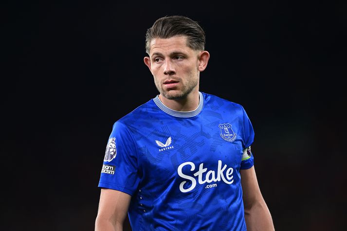 James Tarkowski bað Alexis Mac Allister afsökunar eftir leik Liverpool og Everton í fyrradag.