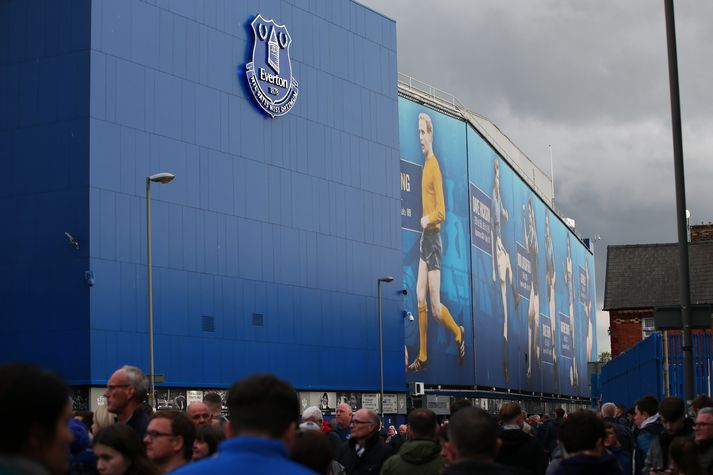 Everton hefur rétt Bolton Wanderers hjálparhönd í fjárhagsvandræðum félagsins.