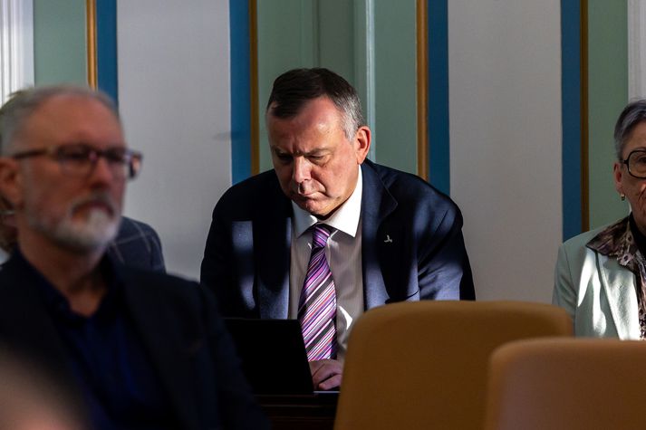 Jón Pétur Zimsen, þingmaður Sjálfstæðisflokksins, segir björgunarsveitarfólk vinna ómetanlegt starf.