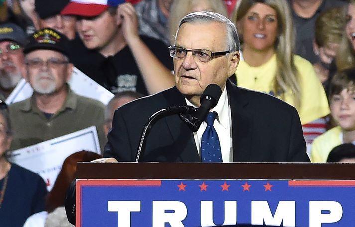 Arpaio tók virkan þátt í kosningabaráttu Donald Trump.