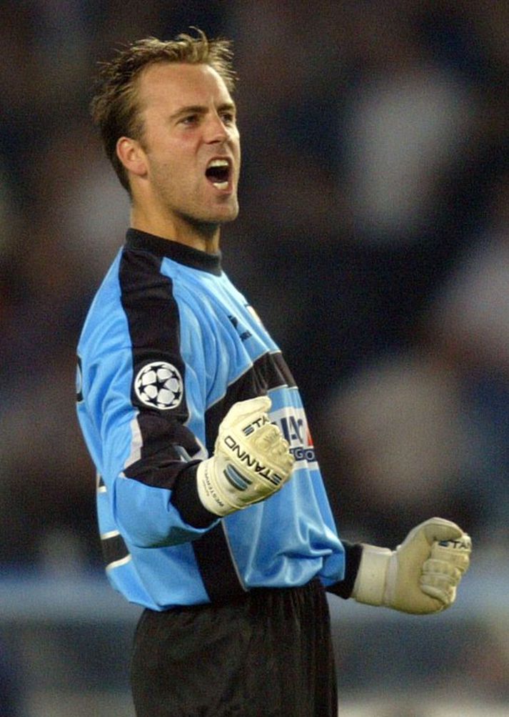Westerveld fagnar í markmannsbúningi Real Sociedad.