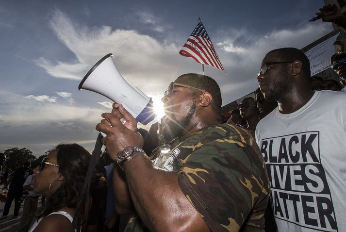 Mikil mótmæli hafa átt sér stað í Baton Rouge eftir að Alton Sterling var skotinn til bana af lögreglu.