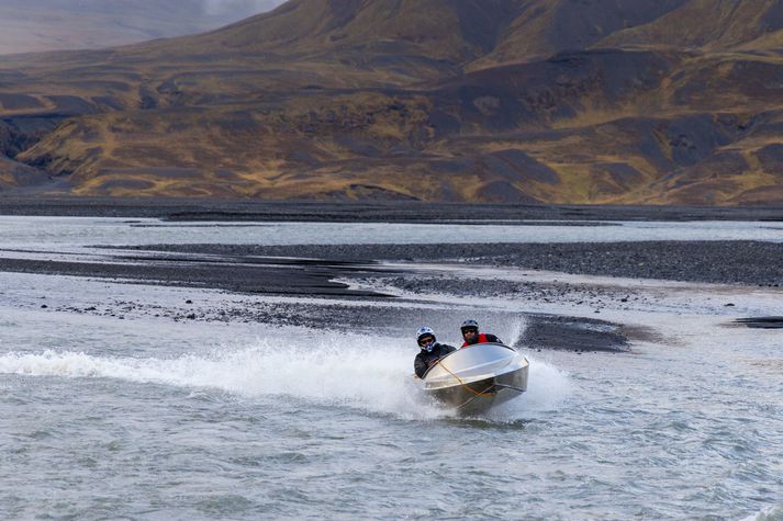 Það tók um níu mánuði að smíða bátinn.