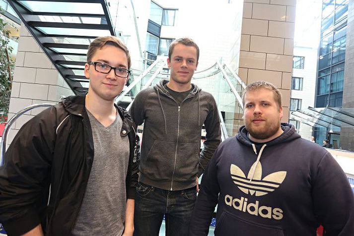 Páll Kaarel Laas Sigurðsson, Viktor Franksson, Herbert Vilhjálmsson stóðust prófið. þeir munu flytja til háskólabæjarins Martin í Slóvakíu næsta haust og hefja nám í læknisfræði. Fréttablaðið/daníel