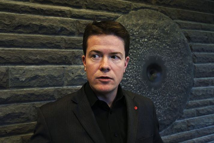 Björgvin G. Sigurðsson, fyrrverandi viðskiptaráðherra, segist hryggur yfir þeirri ákvörðun Alþingis að ákæra Geir H. Haarde, fyrrverandi forsætisráðherra. 