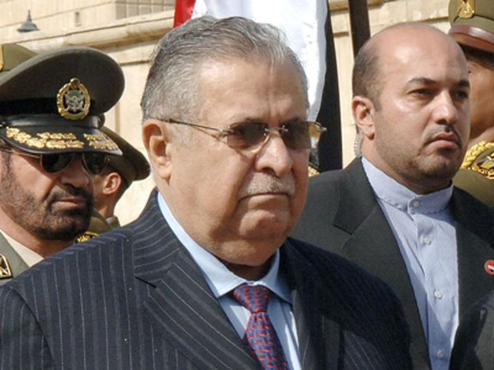 Jalal Talabani forseti Íraks við forsetahöllina í Bagdad.