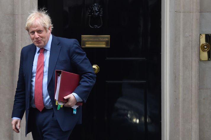 Boris Johnson segir Breta komna yfir marklínuna.