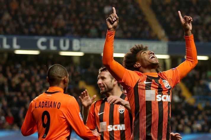 Willian fagnar marki í leik með Shakhtar.