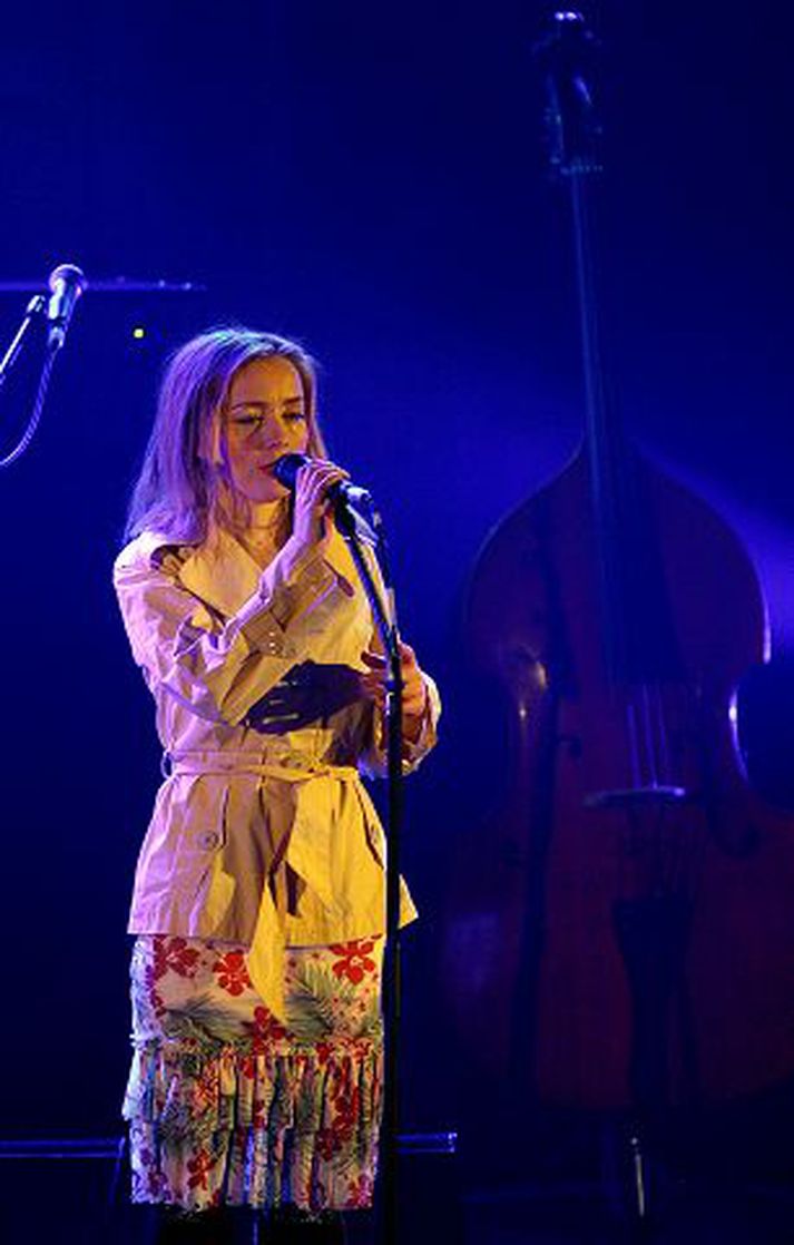 Sænska söngkonan Lisa Ekdahl heldur þrenna tónleika hér á landi í byrjun mars.