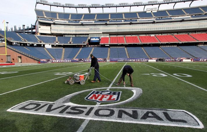 Gillette Stadium, heimavöllur New England Patriots er gervigras. 