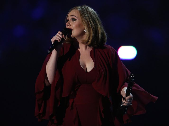 Tilfinningarnar báru Adele ofurliði.