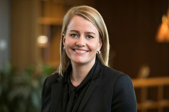Linda Jónsdóttir, stjórnarformaður Íslandsbanka, svaraði fyrir gagnrýni Vilhjálms Bjarnasonar um að stjórnin væri að setja upp kaupaukakerfi og kaupréttaráætlun aðeins vegna „vilja“ stjórnenda bankans. Hún sagði það ekki vera rétt heldur hafi það verið stjórnin sem „keyrði þetta mál áfram“ en ekki stjórnendur.