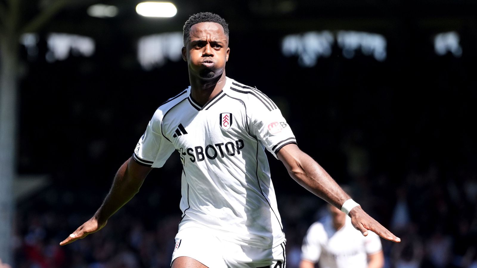 Fulham vann og Liverpool getur komist upp fyrir Villa