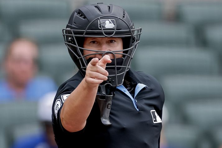 Jen Pawol er fyrsta konan sem dæmir í bandarísku MLB-deildinni í hafnabolta.