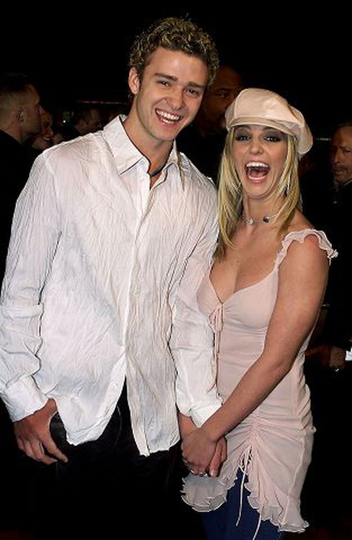 Fyrrverandi parið Justin og Britney voru saman í langan tíma en hún hélt framhjá honum á sínum tíma og hættu þau saman. Þau hafa ekki talast við síðan.