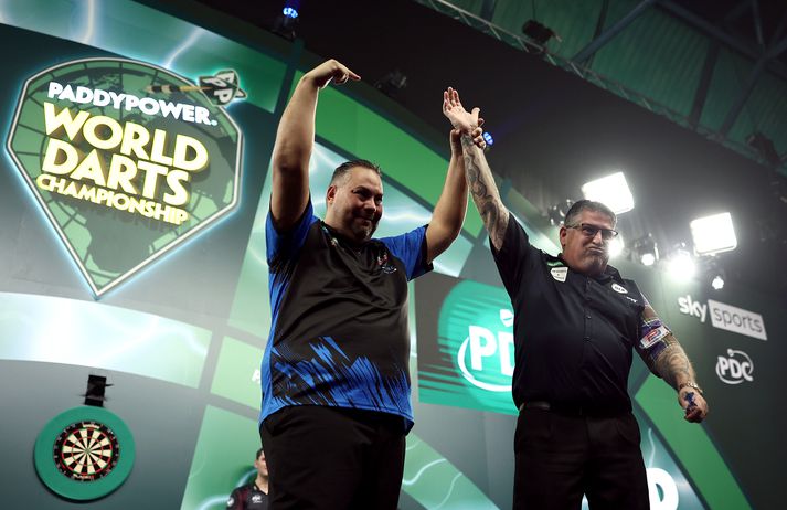 Jermaine Wattimena og Gary Anderson mættust í frábærum leik í 32-manna úrslitum á HM í pílukasti.