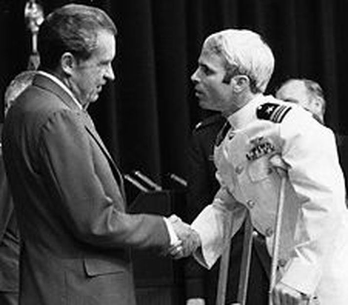Richard Nixon og John McCain 1973.