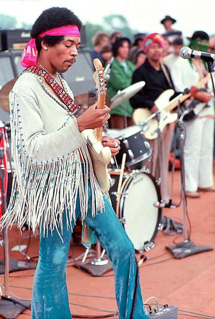 Dr. Dre vonast til að Jimi Hendrix snúi aftur sem heilmynd.