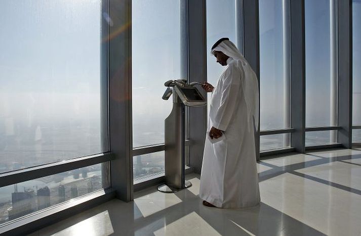 Á útsýnishæðinni. Þarna sést yfir Persaflóann og borgríki Sameinuðu arabísku furstadæmanna á Arabíuskaga.
Nordicphotos/AFP