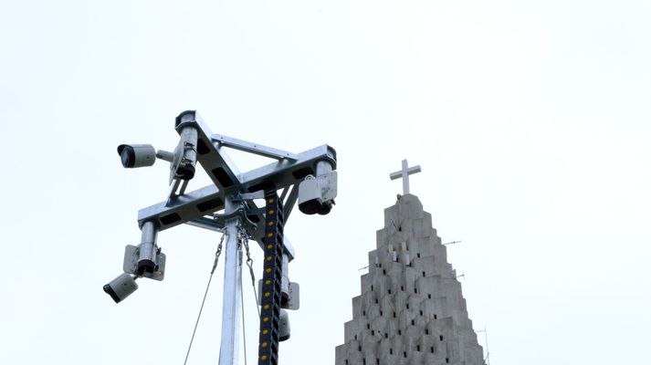 Myndavélaturn við Hallgrímskirkju sem lögregla setti upp síðasta sumar vegna vasaþjófnaðar.