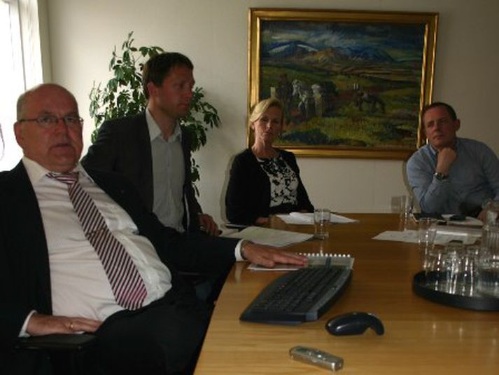 Kristján L. Möller, samgöngu- og sveitarstjórnarráðherra.