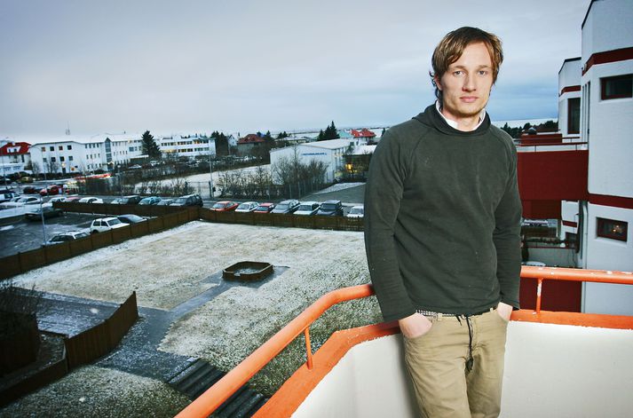  Einar Örn ætlar að losa sig við allan lúxus en peningarnir renna til góðgerðarmála í Suð-Austur Asíu.
