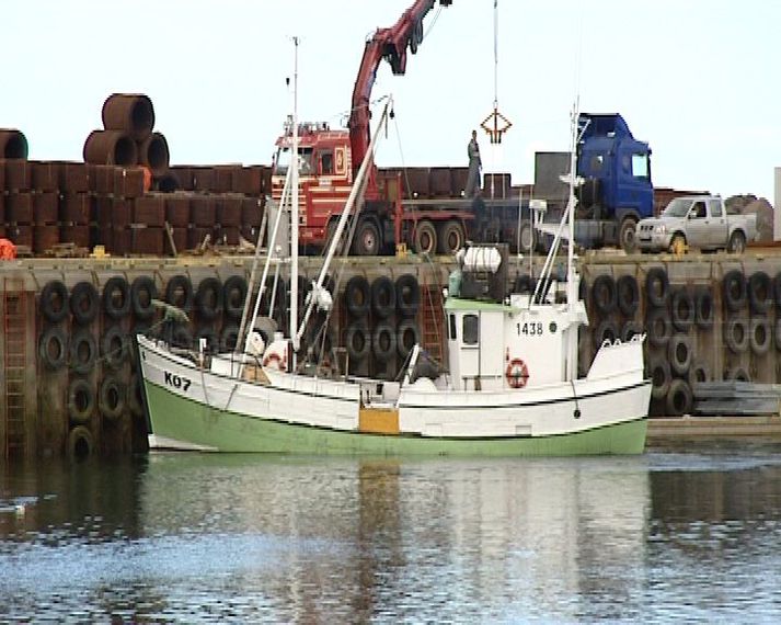 Hrefnuveiðibáturinn Njörður í Kópavogshöfn í gær.