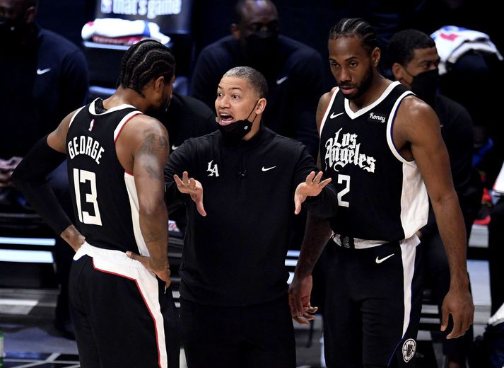 Los Angeles Clippers þurftu hvorki á Paul George né Kawhi Leonard að halda í sigri á Lakers. Báðir eru þeir enn þá á meiðlalista Clippers.  (Keith Birmingham/The Orange County Register via AP)